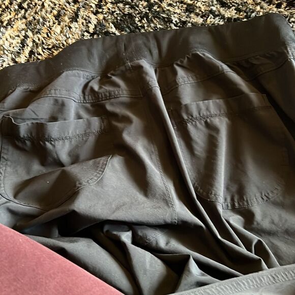 Athleta size 12 black pants - Picture 7 of 7